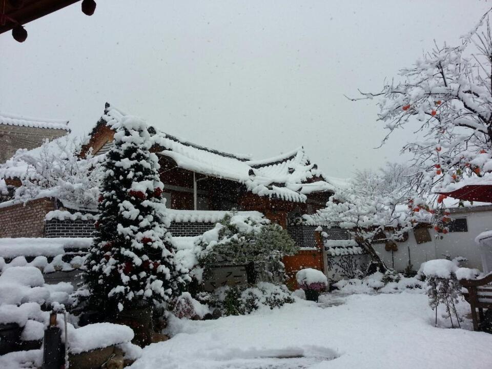 Hanok Madang Villa Jeonju Exterior photo